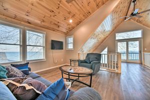 Alquiler Vacacional - Lakefront Lexington Escape: Steps to Beach!