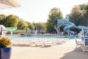 Alquiler Vacacional - "Upside" New Cottage w Custom Built Bunk Room - Inside LKSD Gates