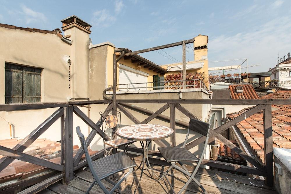 Vista Exterior Relais Piazza San Marco