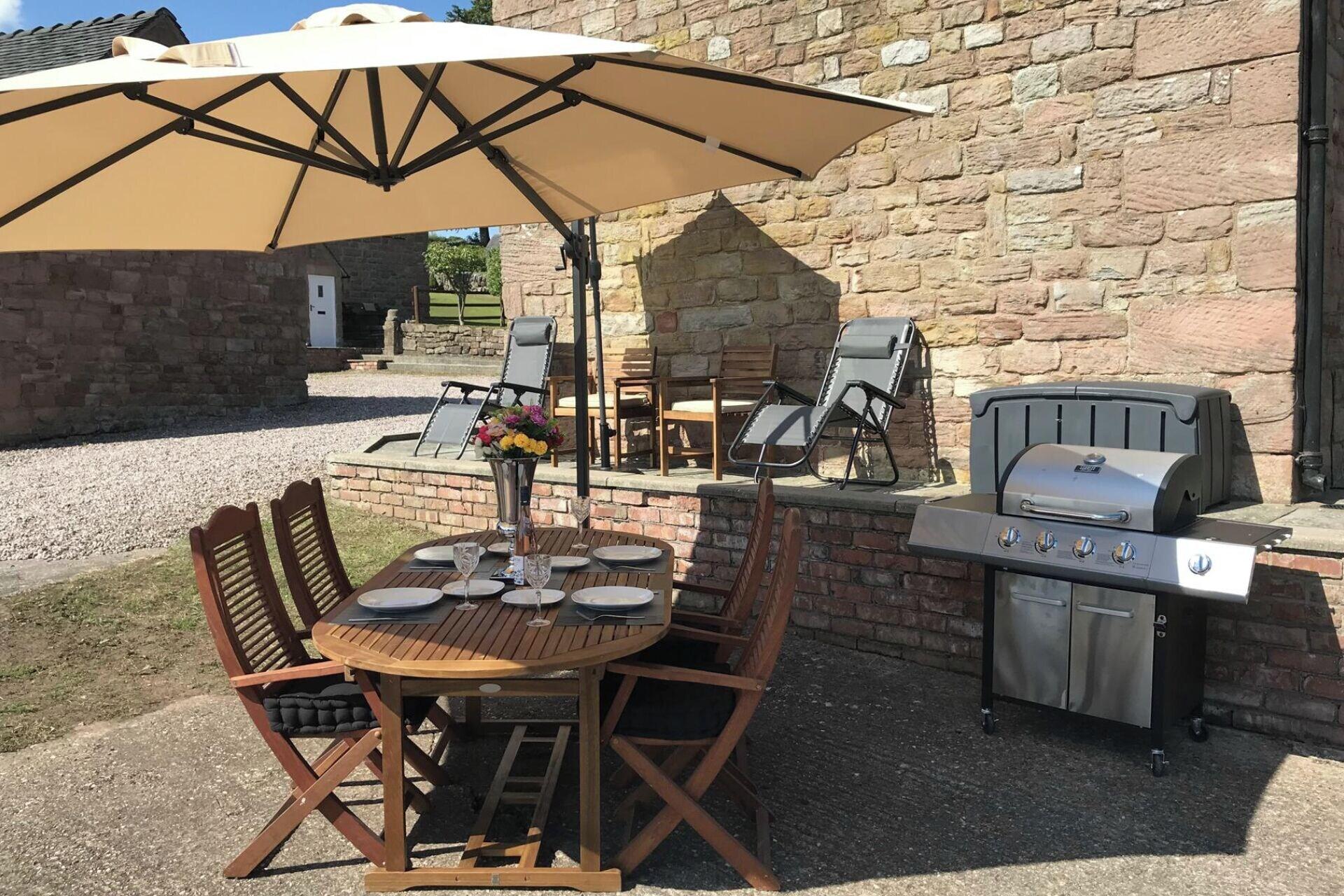 Varios Barn-sleeps 4-pets Ok-parking-near Alton Towers