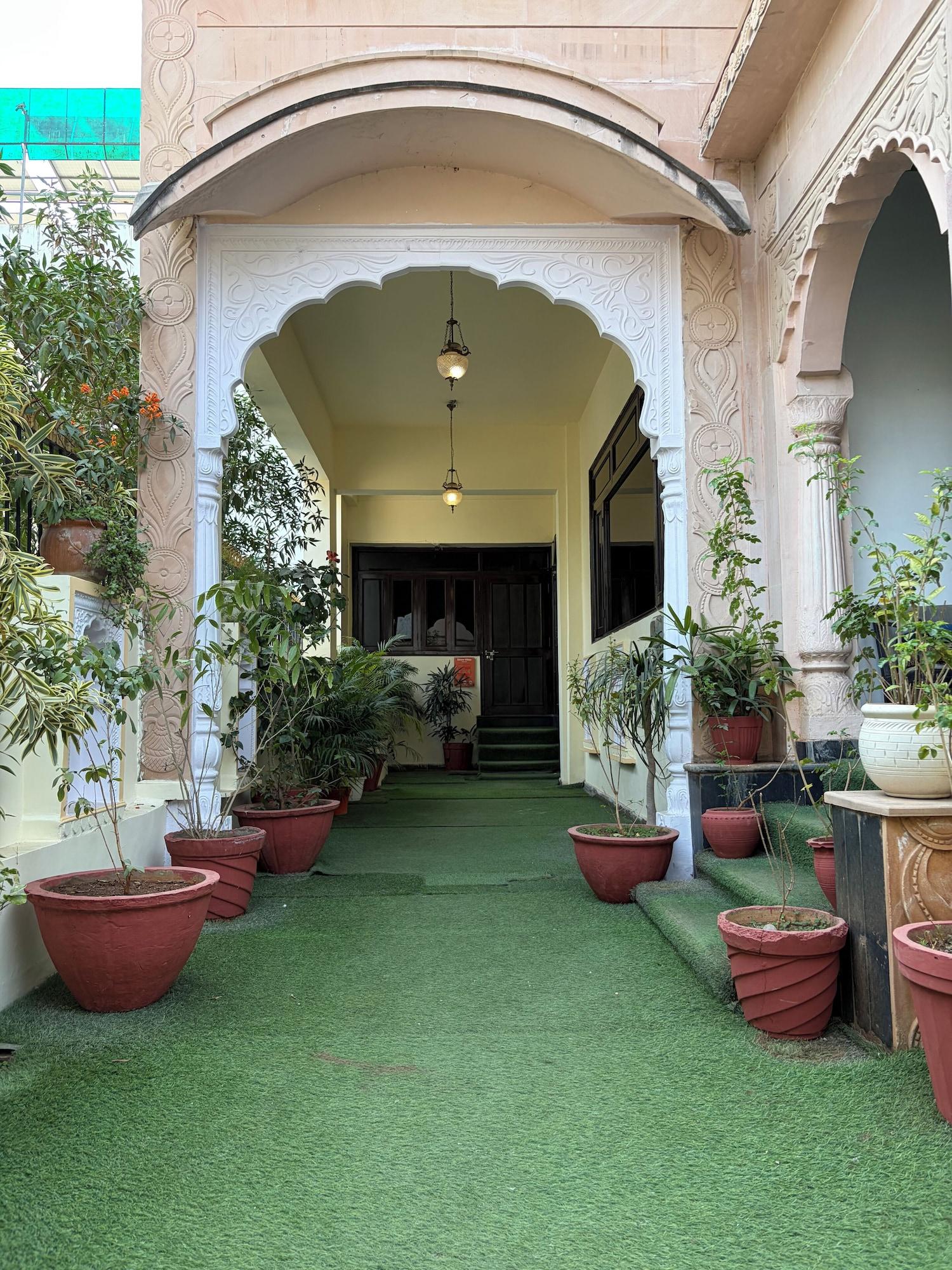 Vista Exterior Jharokha Heritage Hotel Jaipur