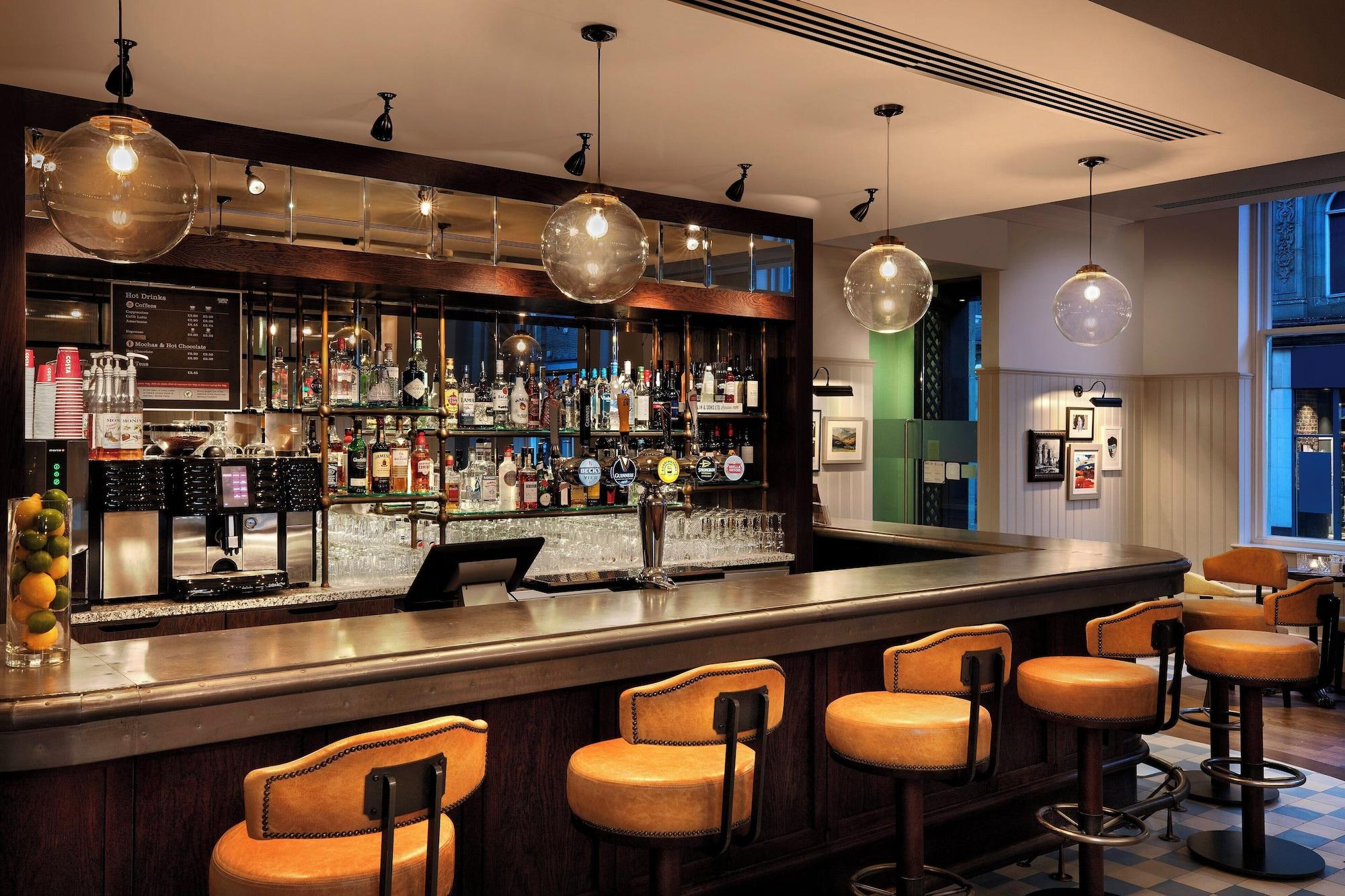 Bar/Salón Leonardo Hotel Cardiff