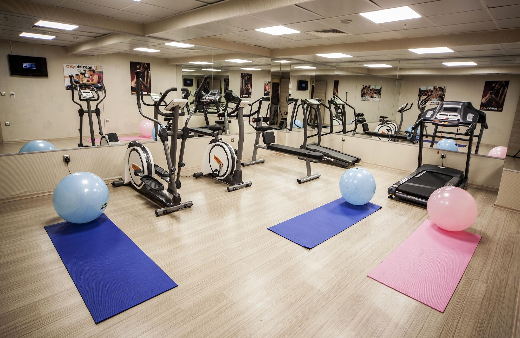 Gimnasio Hotel Golden Way Giyimkent