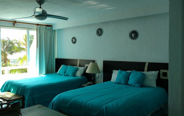 Studio Front The Beach Cancun - Hoteles cerca de Playa Delfines en Cancún