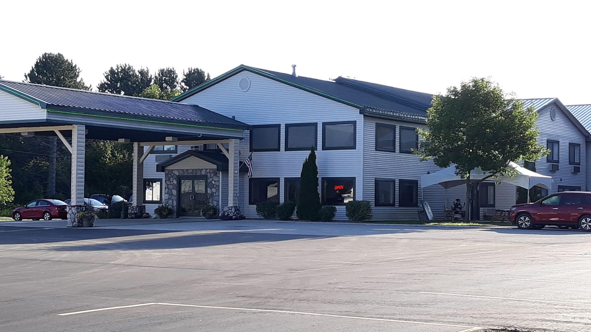 Varios Pleasant Moose Lodge