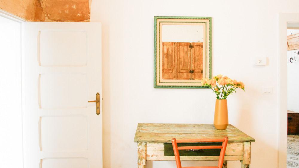 Varios Sacrè Bleu Bed & Breakfast