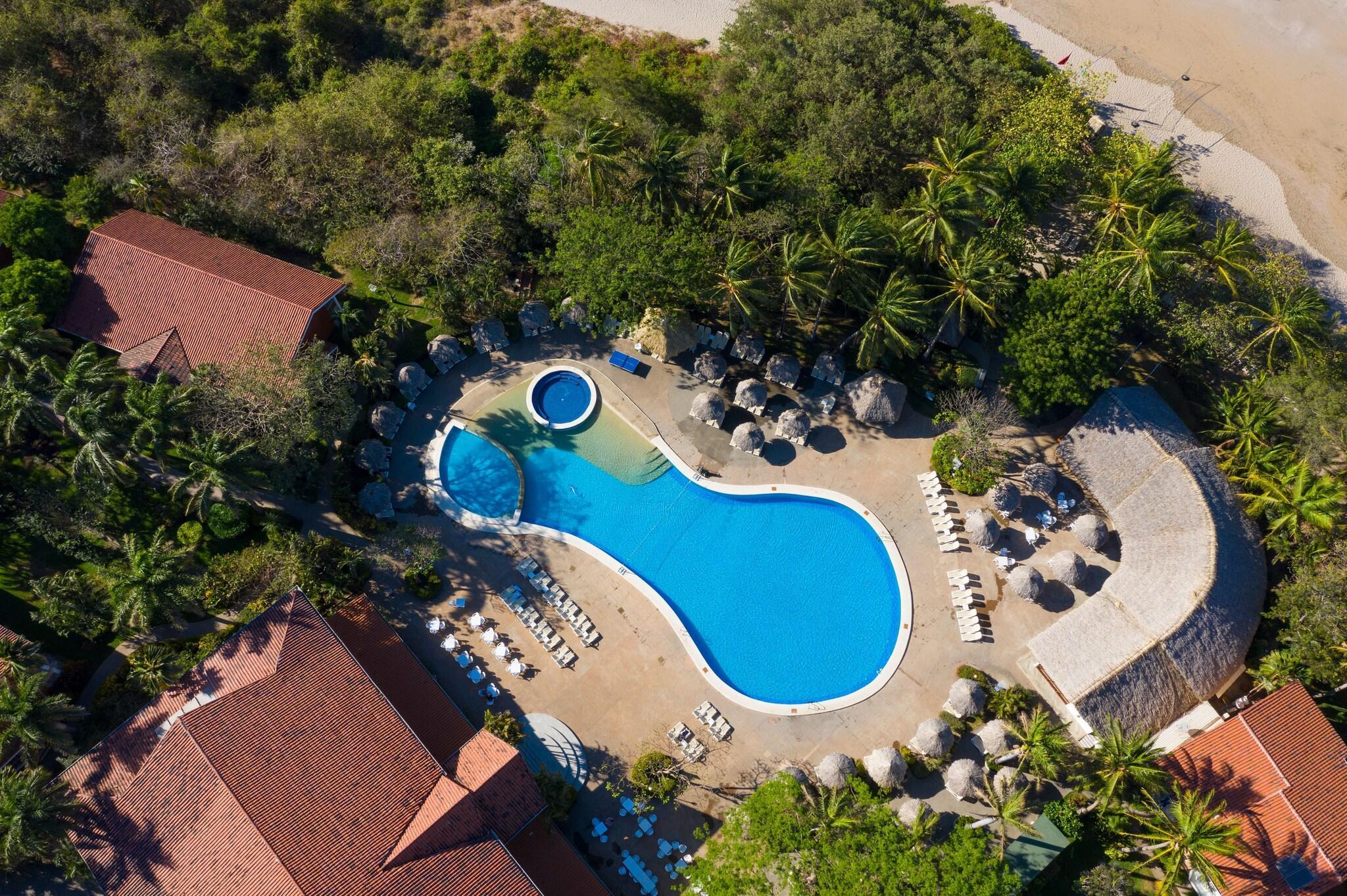 Vista Exterior Occidental Tamarindo - All Inclusive