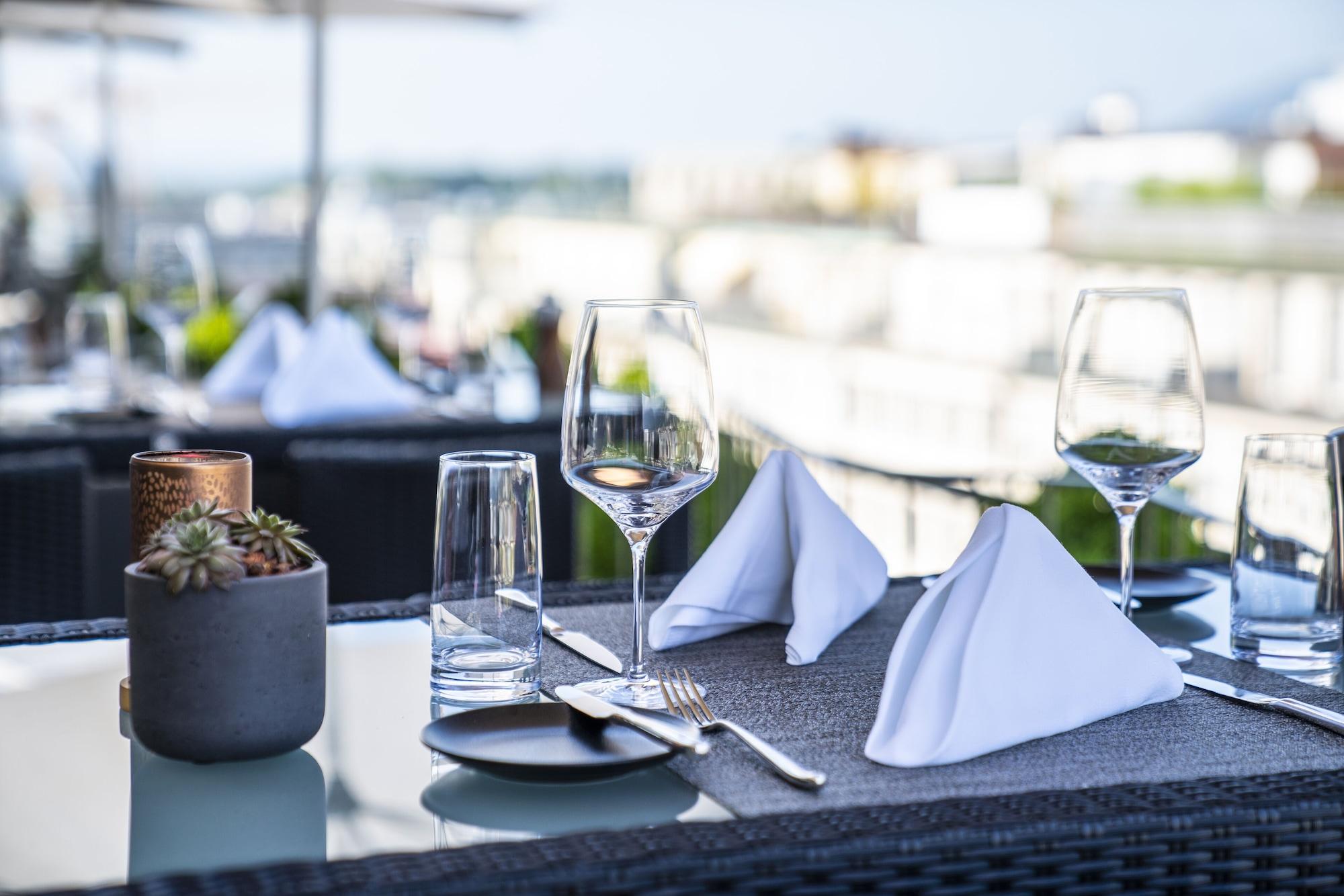 Restaurant GLANDON Rooms Elite