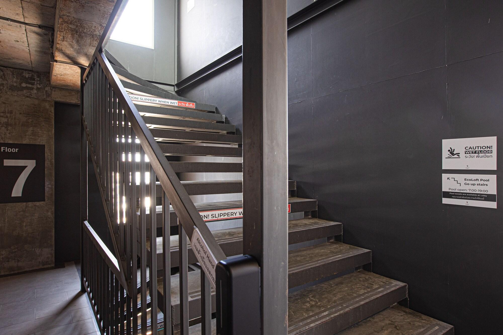 Varios EcoLoft Hotel
