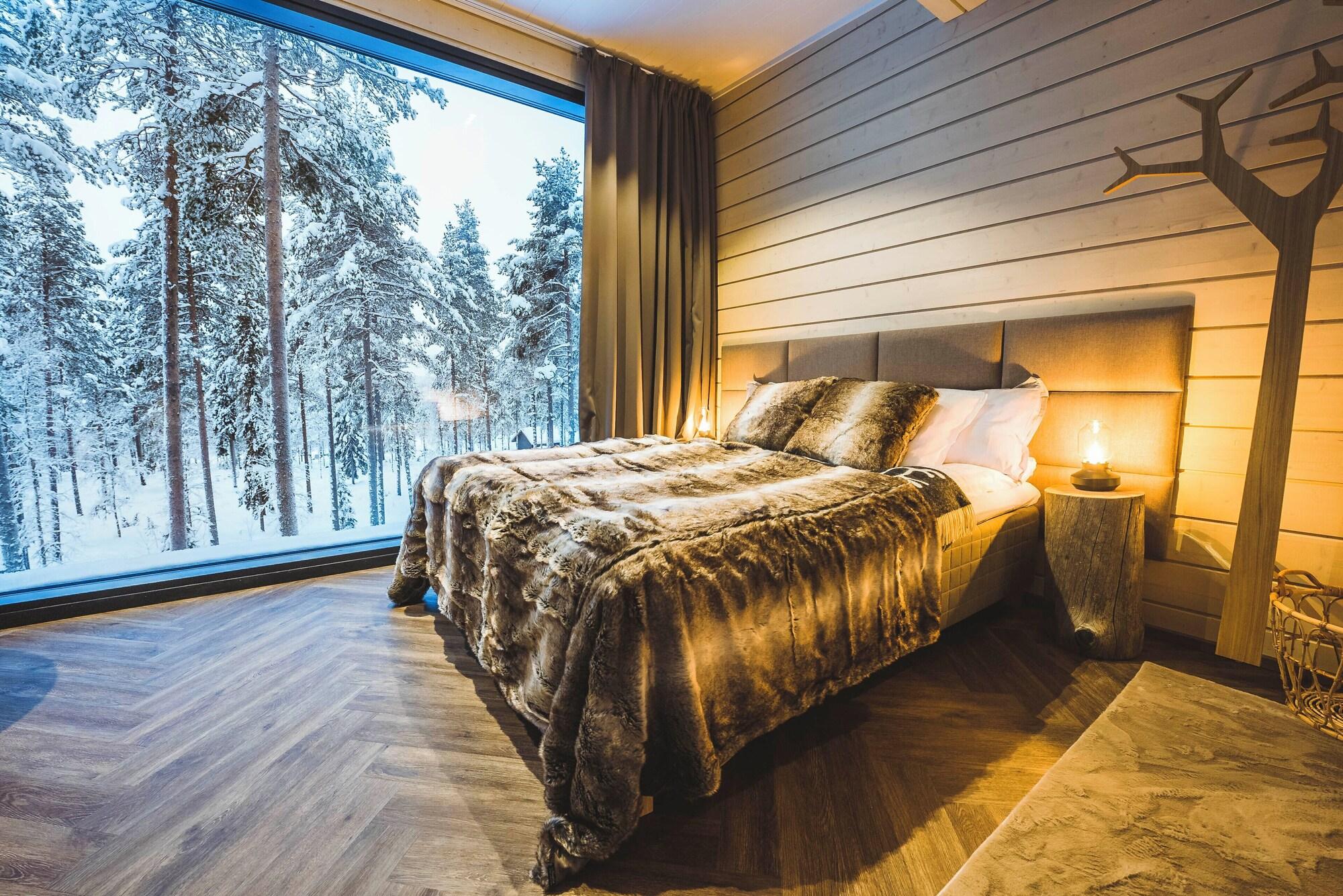 Varios Invisible Forest Lodge