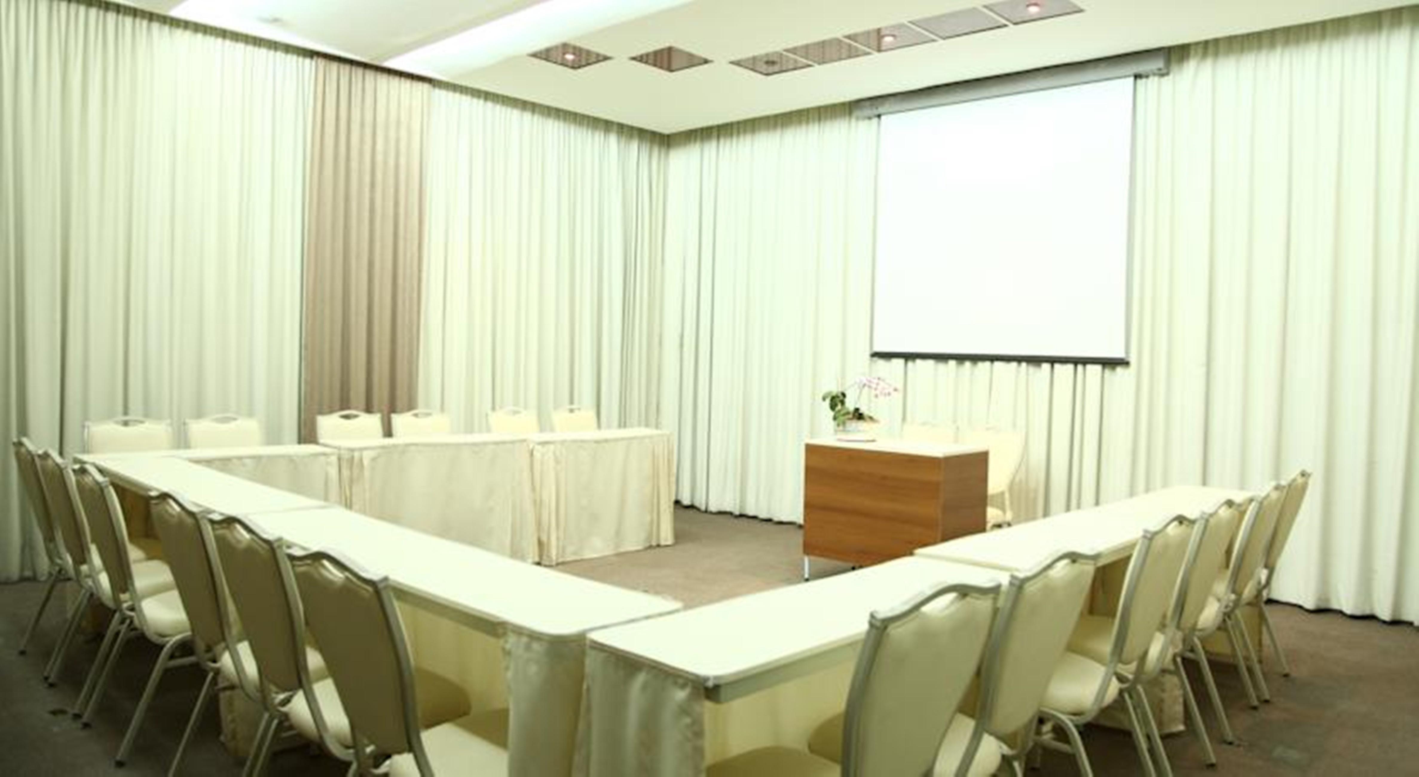 Centro de Negocios Compacto Hotel Alphaville Campinas
