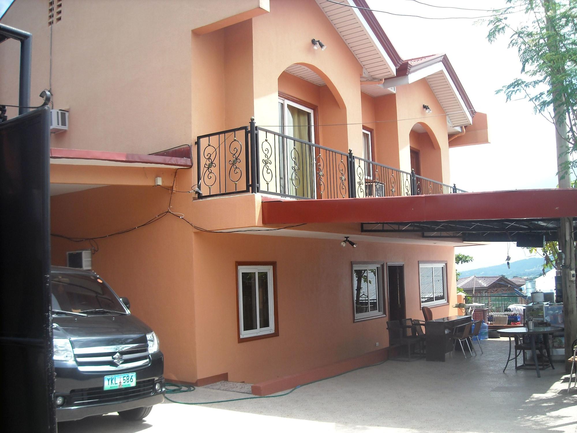 Vista Exterior Cebu Guest Inn
