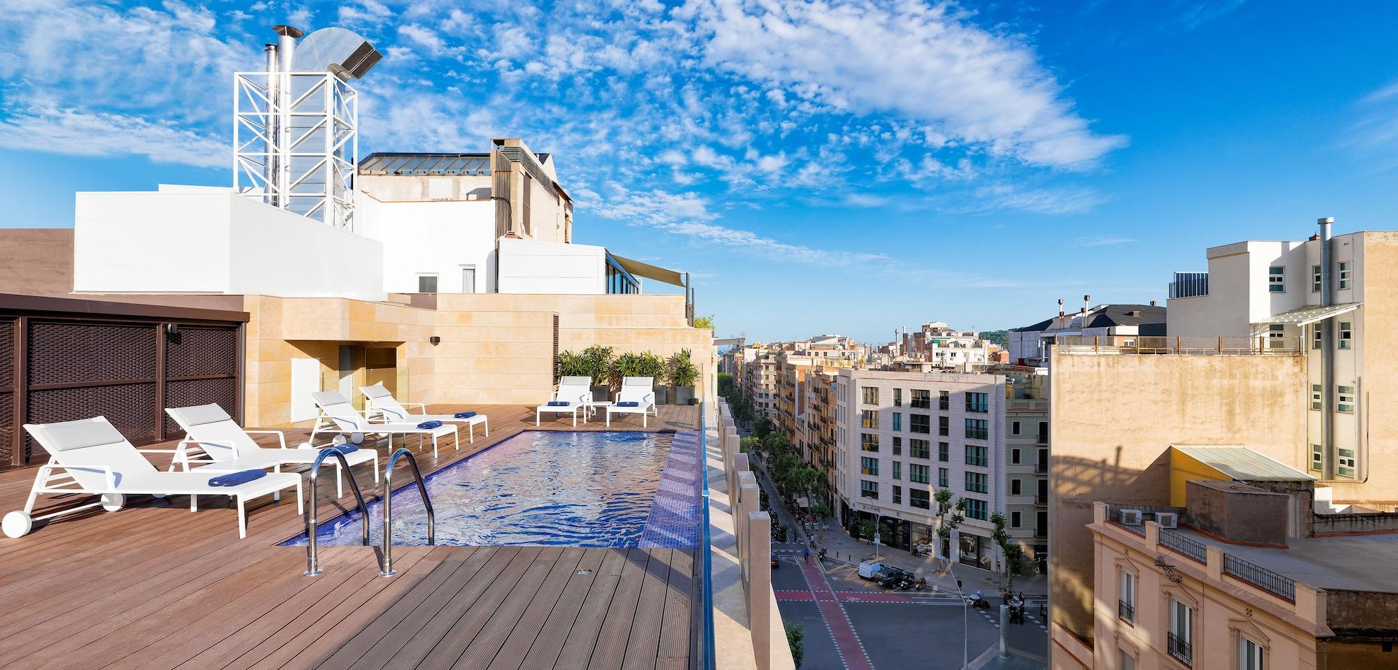 Vista Piscina H10 Art Gallery