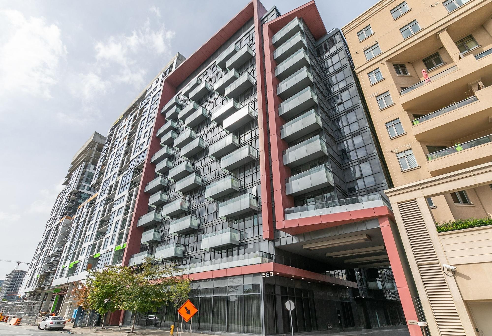 Vista Exterior Beautiful Condos In the Heart of Downtown