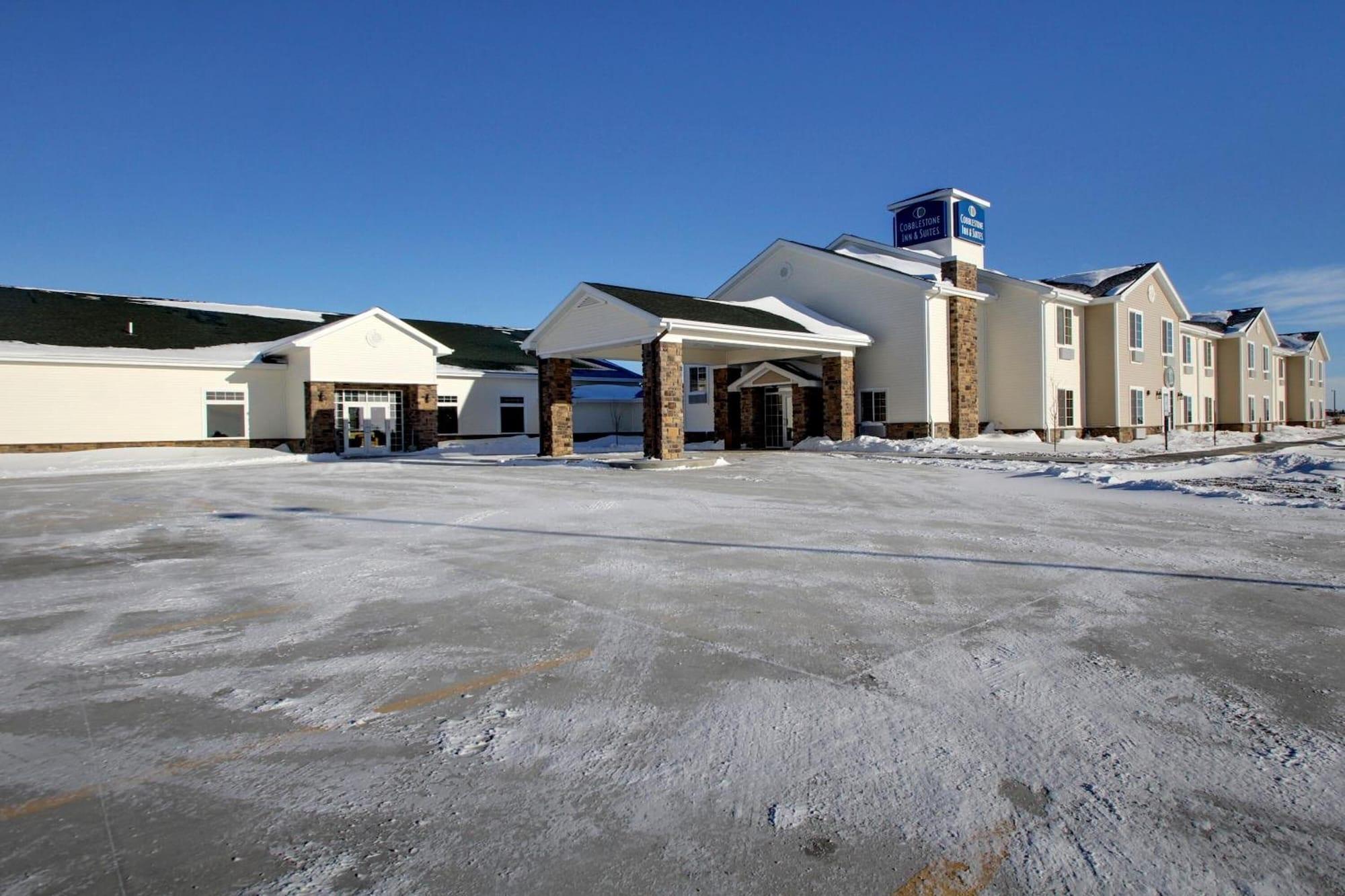 Vista Exterior Cobblestone Inn & Suites - Bottineau