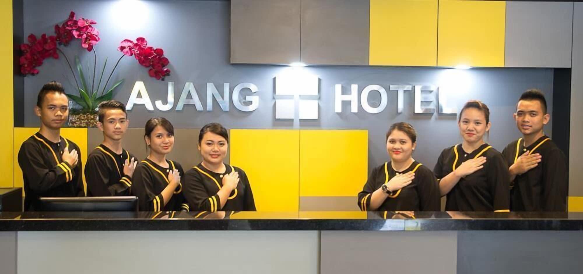 Varios Ajang Hotel