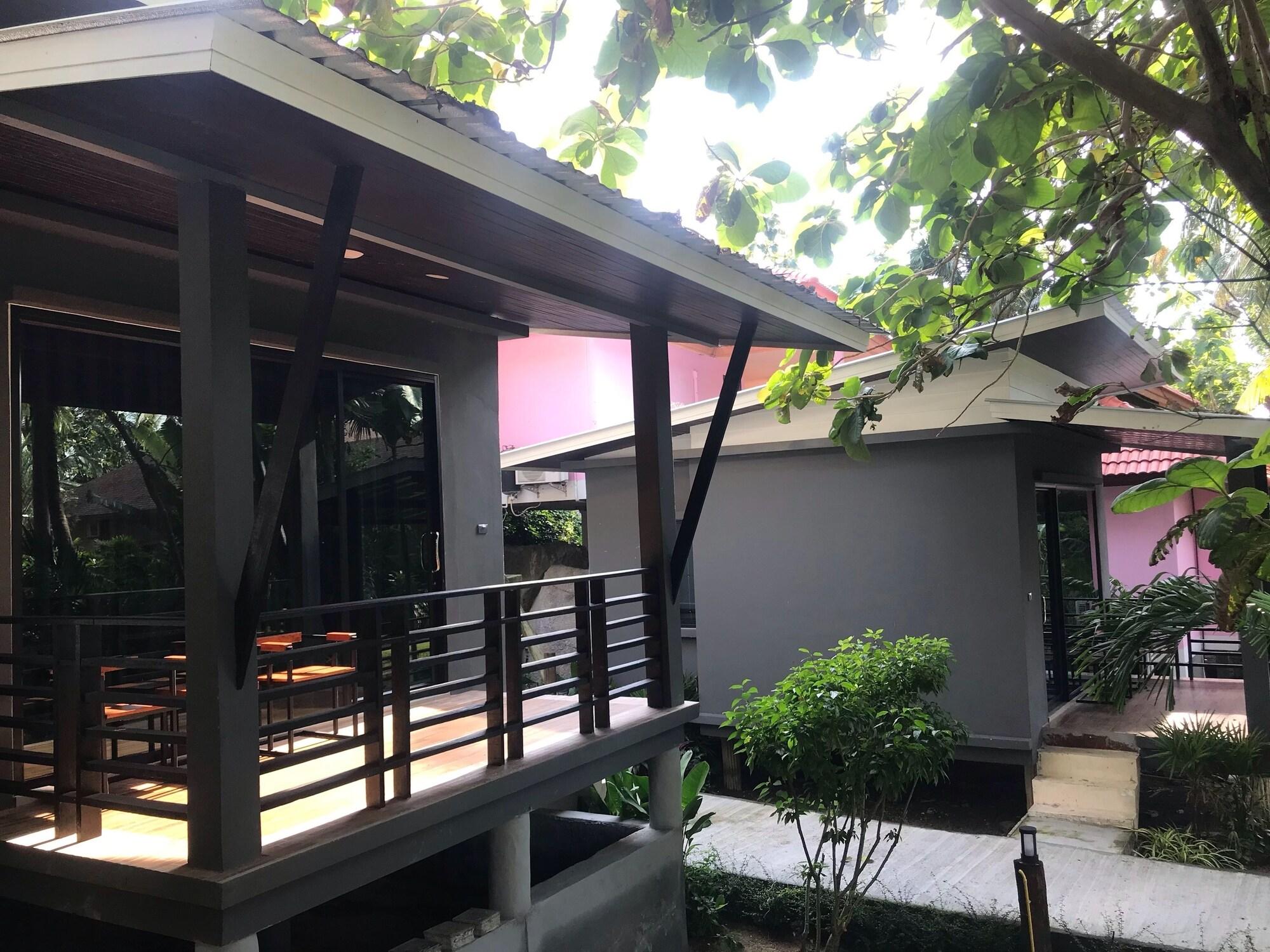 Varios Rin Beach Resort