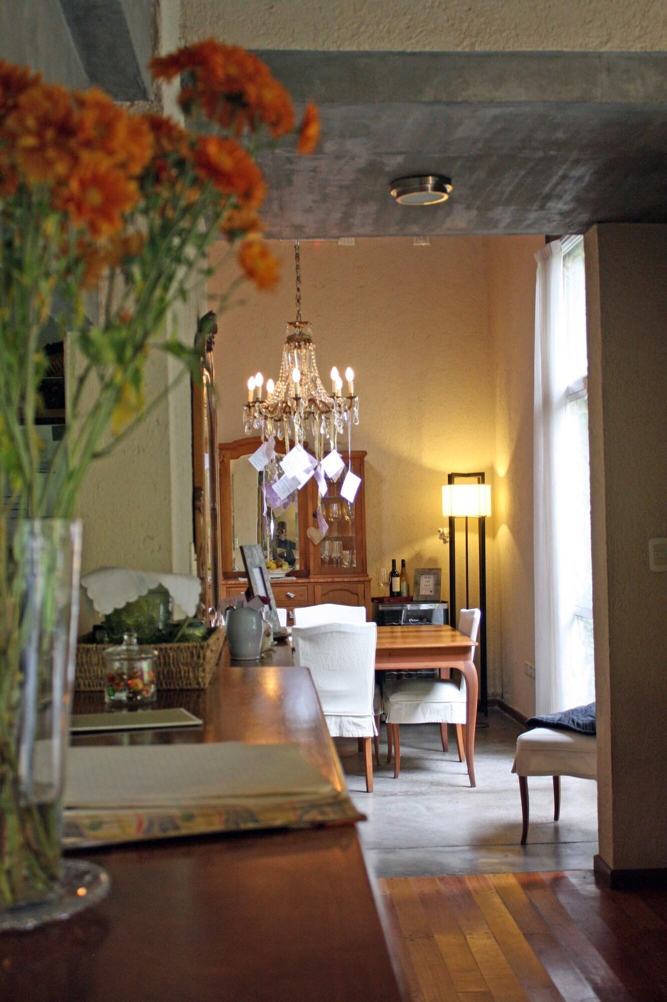 Varios Casa Lila Bed & Breakfast