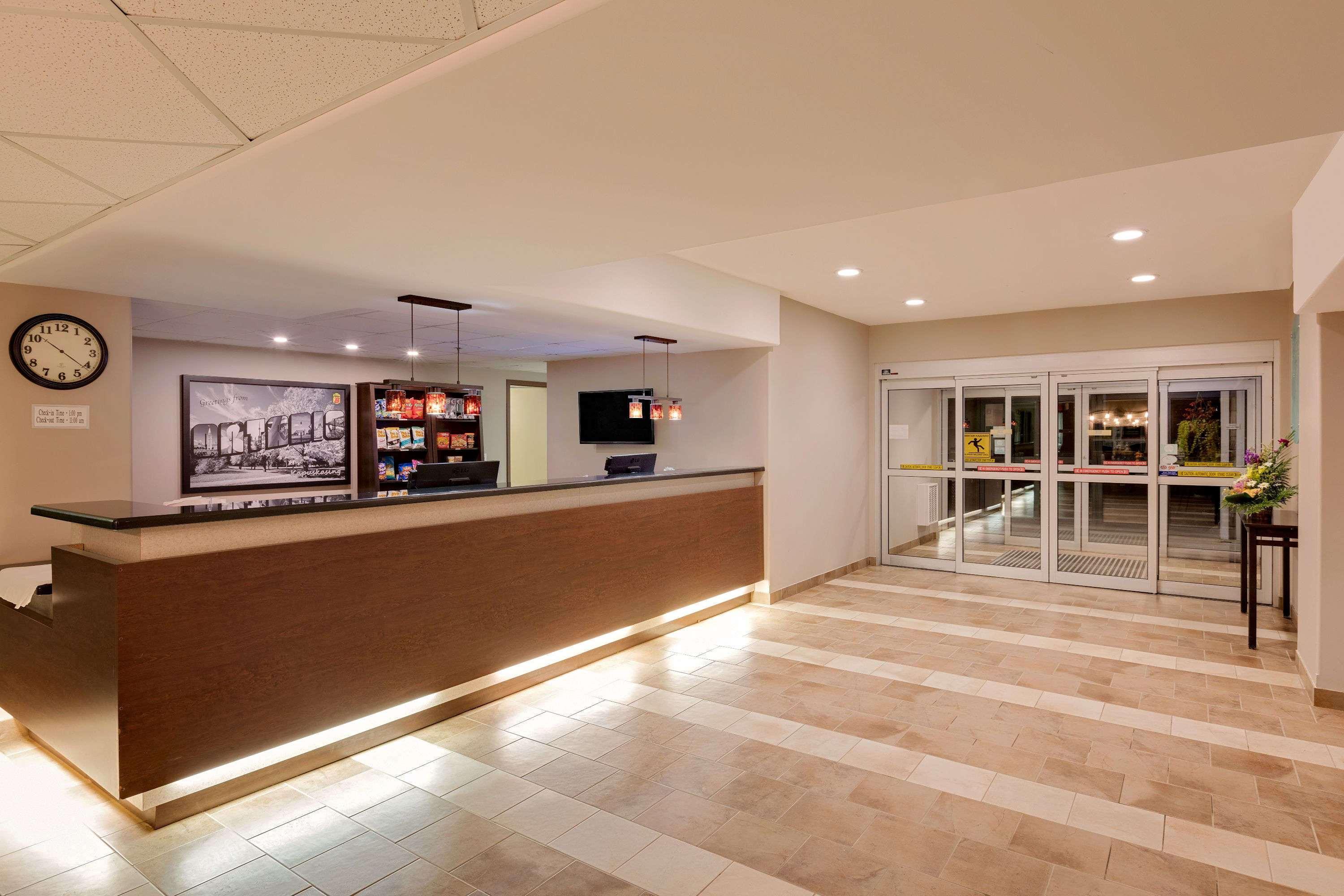 Vista Lobby Super 8 by Wyndham Kapuskasing