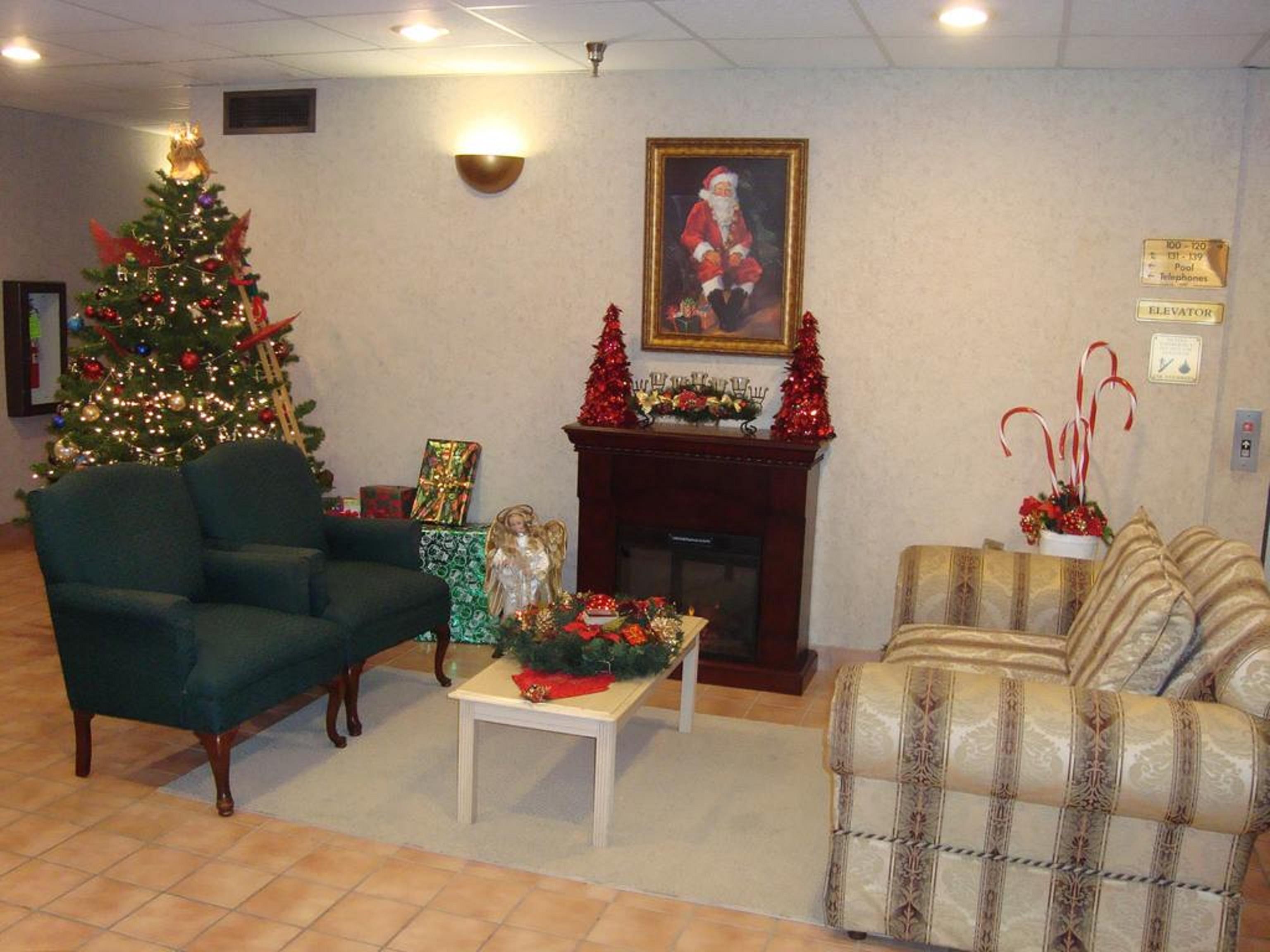 Vista Lobby Pigeon Forge