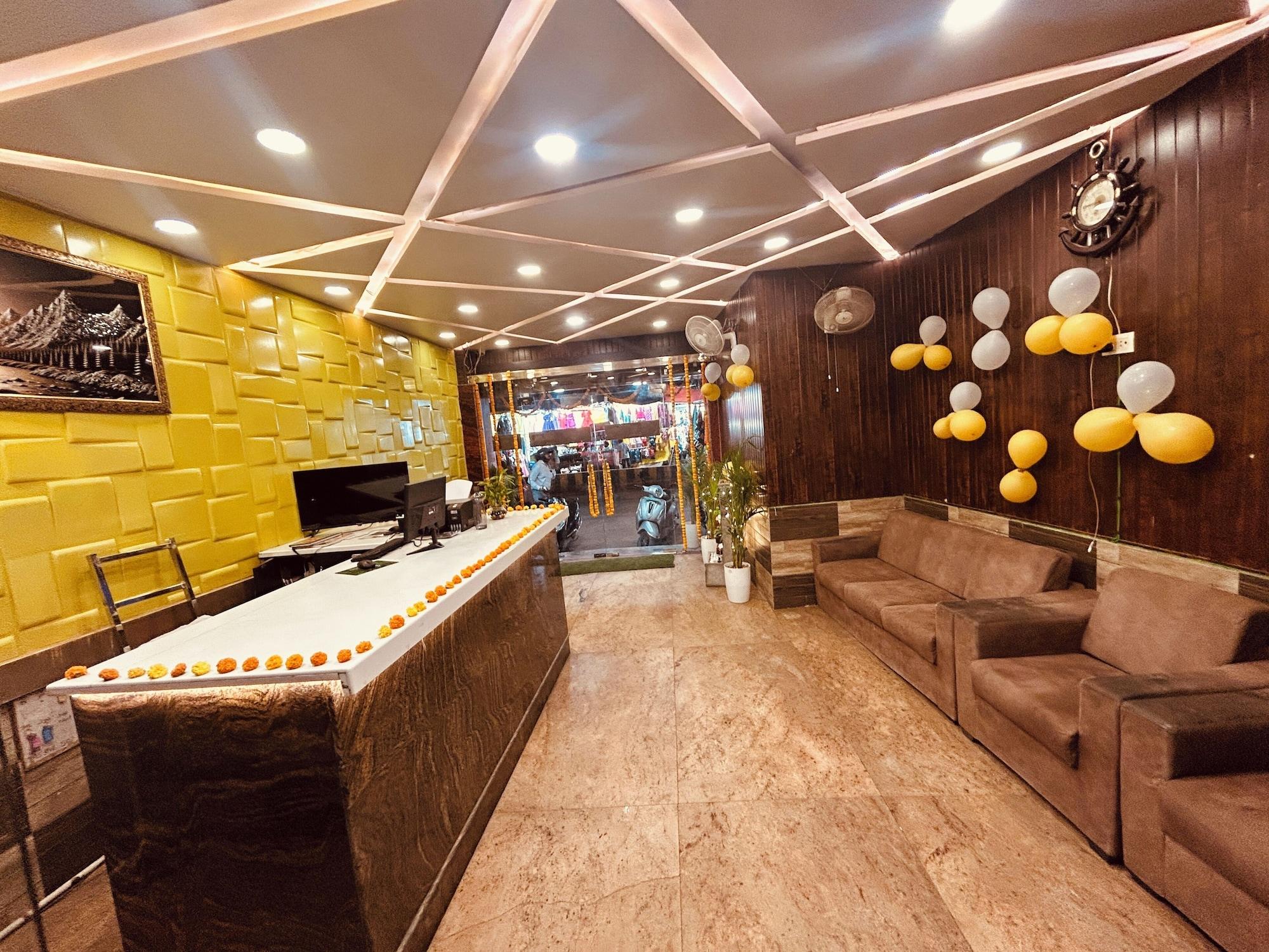 Vista Lobby HOTE NATRAJ INN