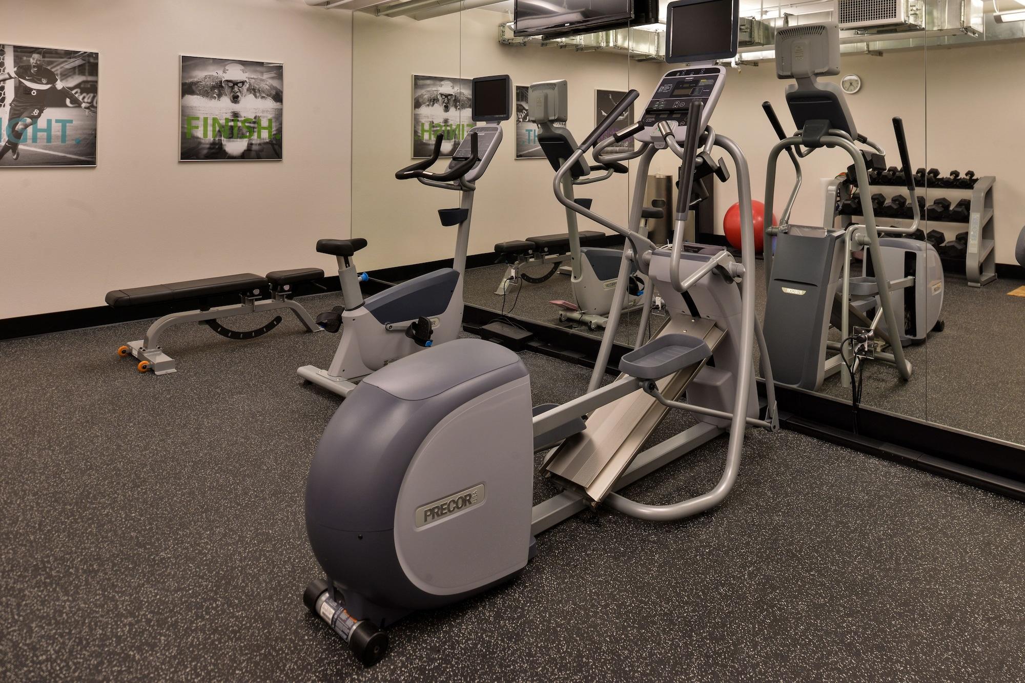 Gimnasio Holiday Inn Express & Suites San Diego - Mission Valley by IHG