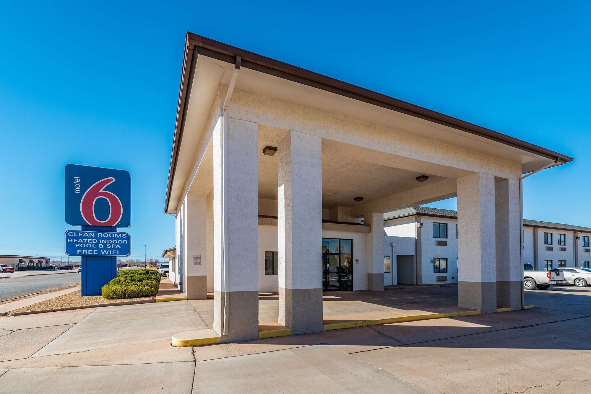 Vista Exterior Motel 6 Winslow, AZ