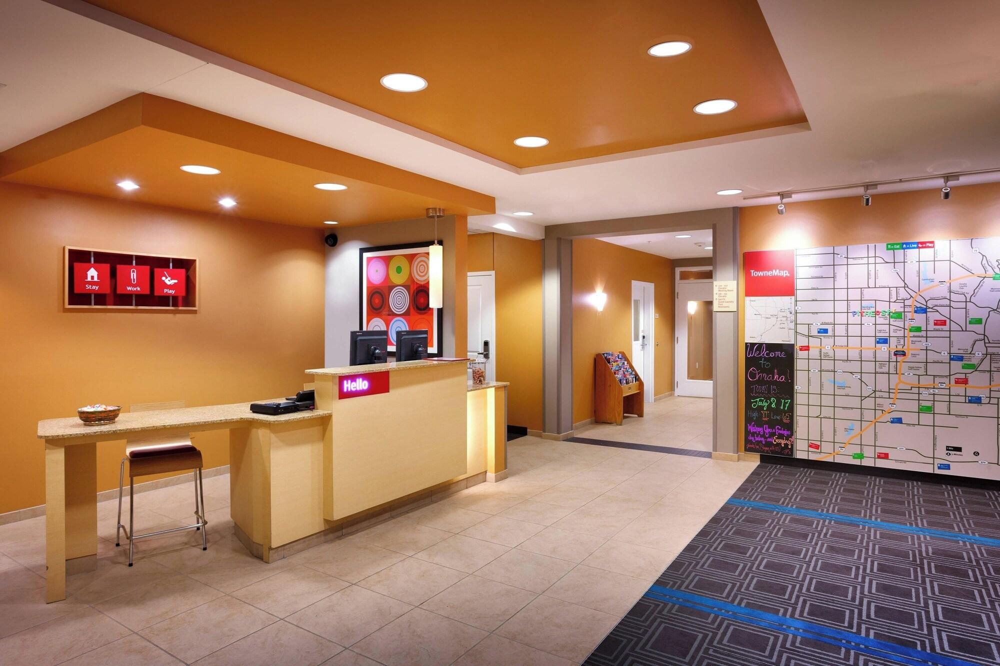 Vista Lobby TownePlace Suites by Marriott Omaha West