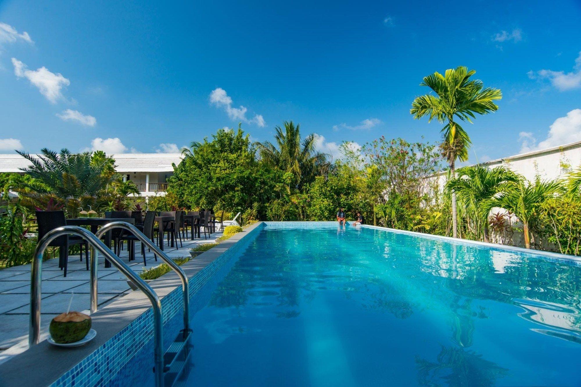 Vista Piscina Evexia Beach Collection - A Premium Wellness Retreat