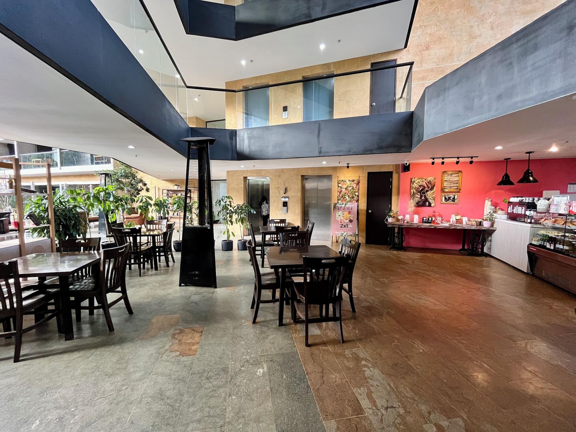 Restaurant Hotel Rioverde- 5 minutos de cercanía al aeropuerto