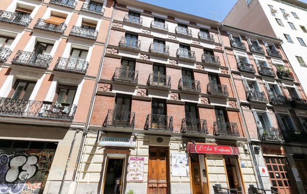 Feelathome Madrid Suites Apartments