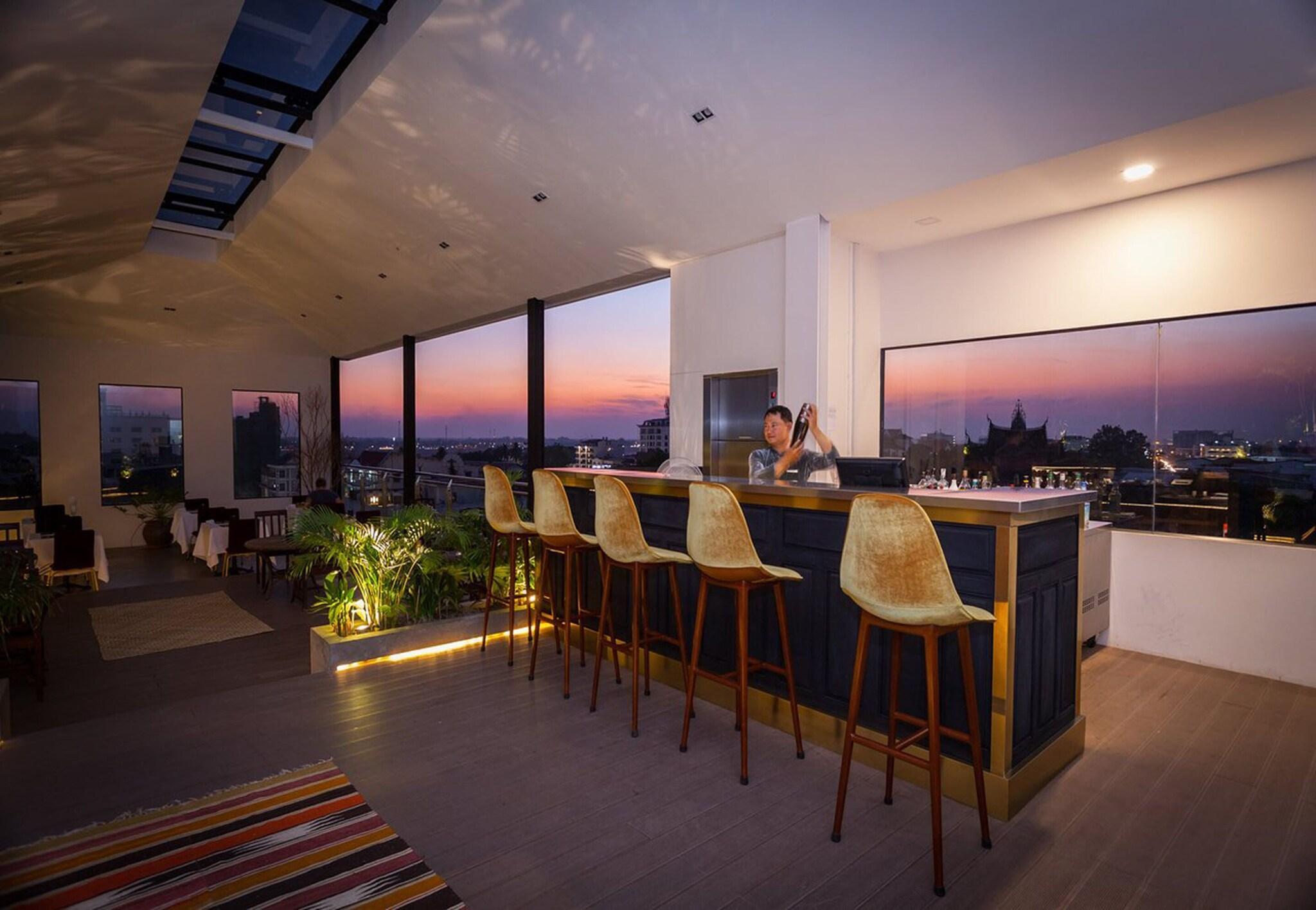 Bar/Salón Lao Poet Hotel