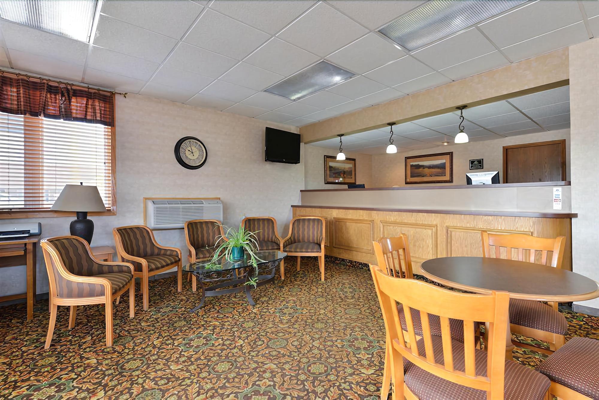 Vista Lobby Corn Palace Inn