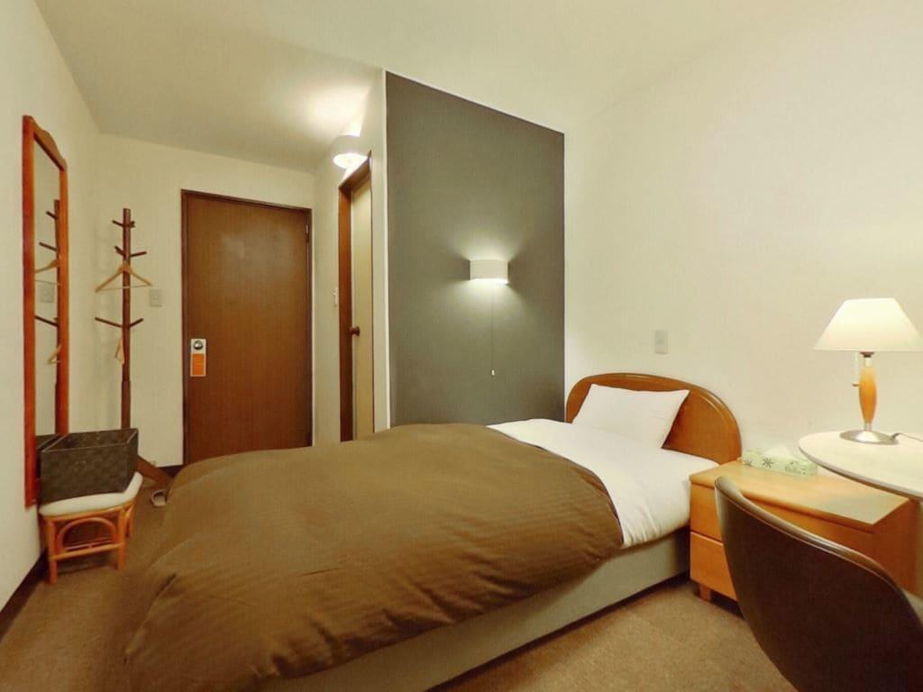 Varios Shirakawa Business Hotel