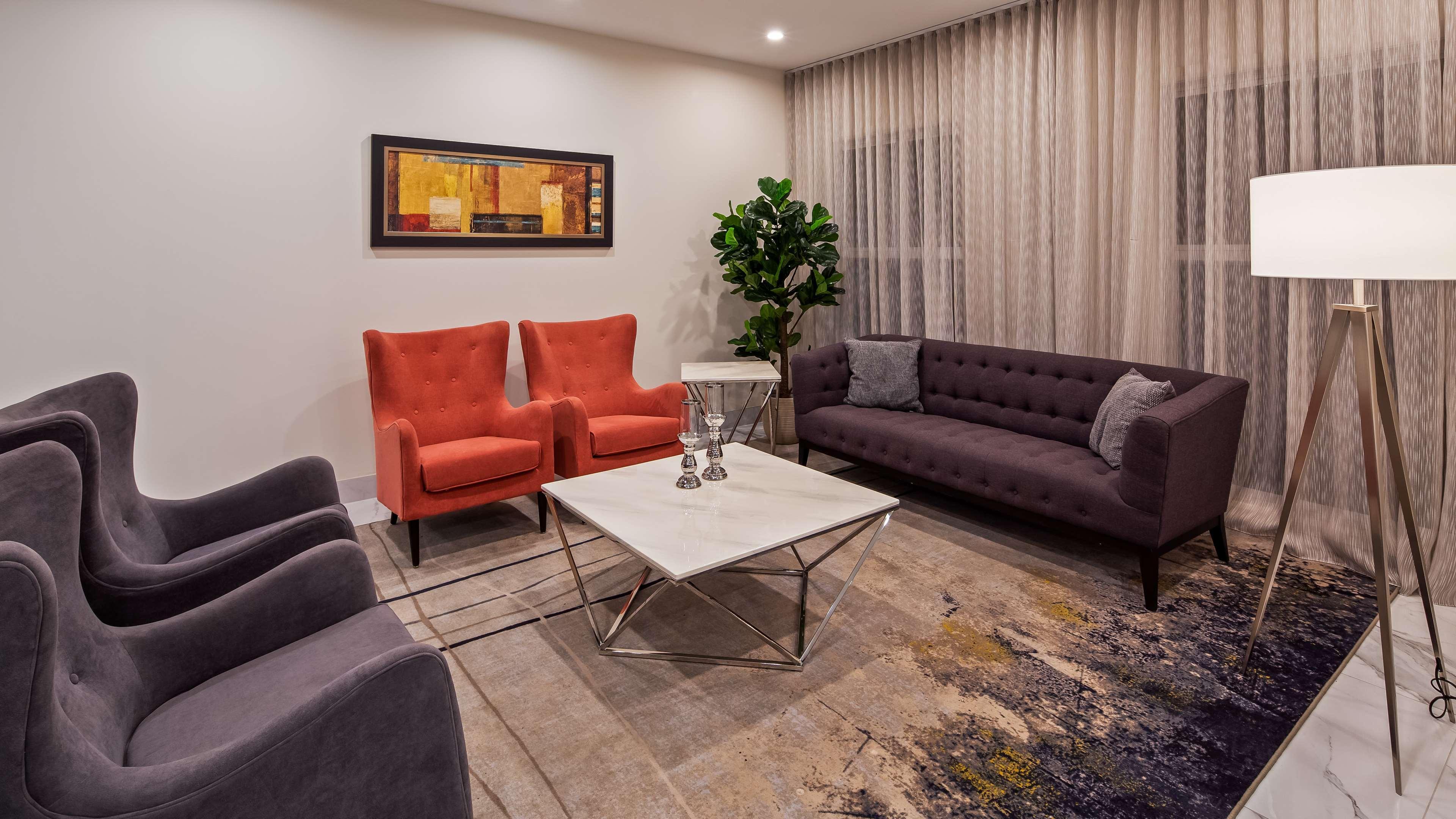 Vista Lobby Best Western Plus Montreal East