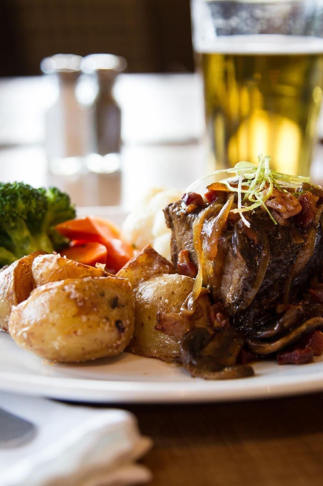 Restaurant The Lodge at Arrow Lakes