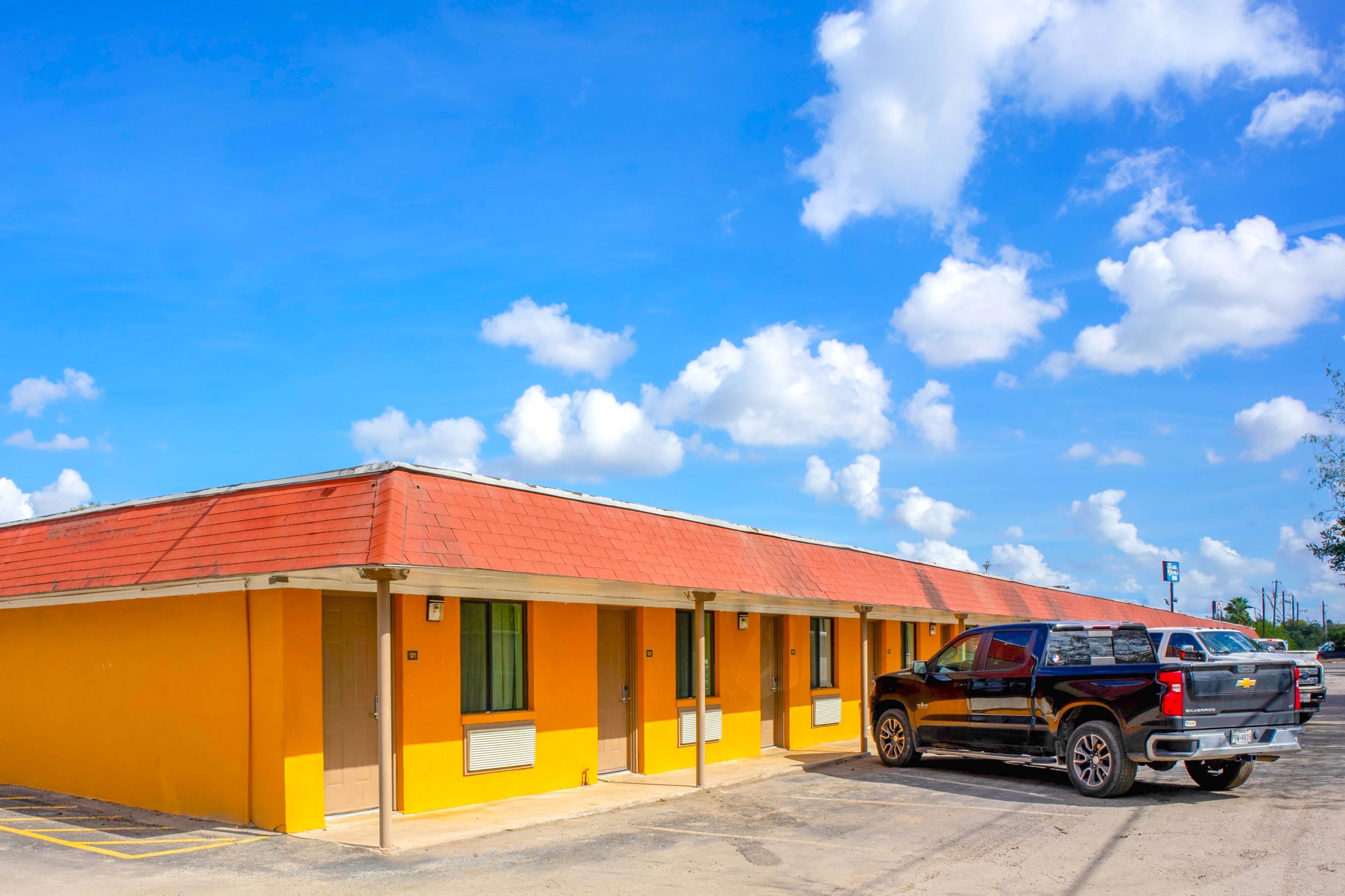 Varios Budget Inn By OYO Edinburg Hwy 281