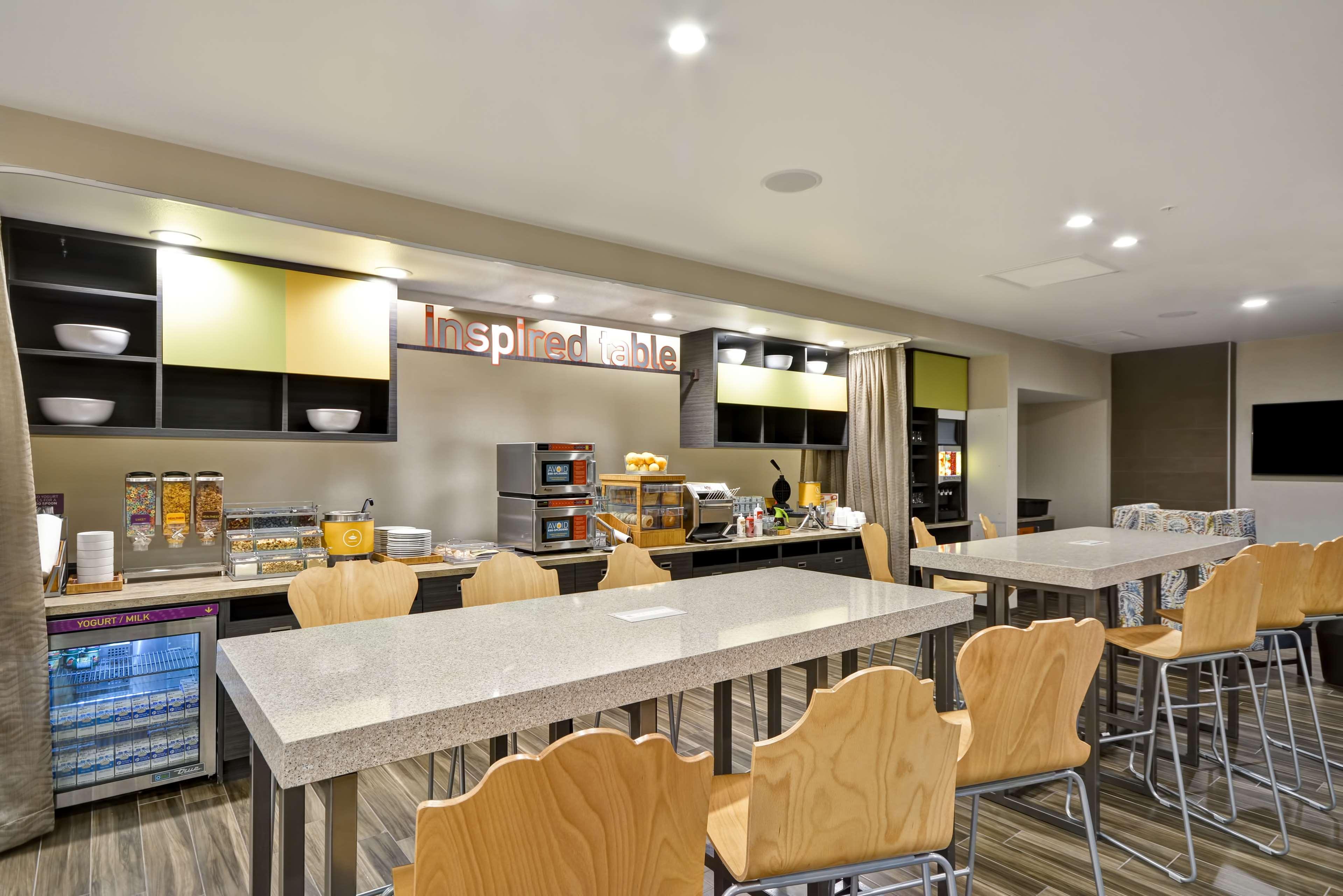 Restaurant Home2 Suites by Hilton Dallas Downtown at Baylor Scott & White