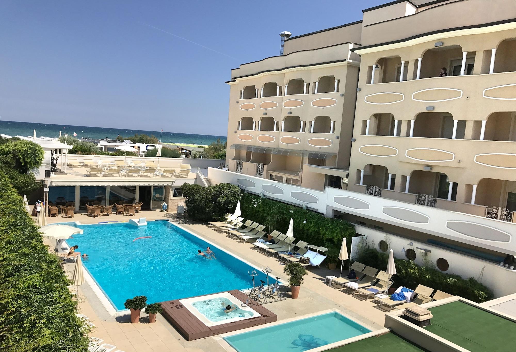 Vista Exterior Hotel Derby Exclusive