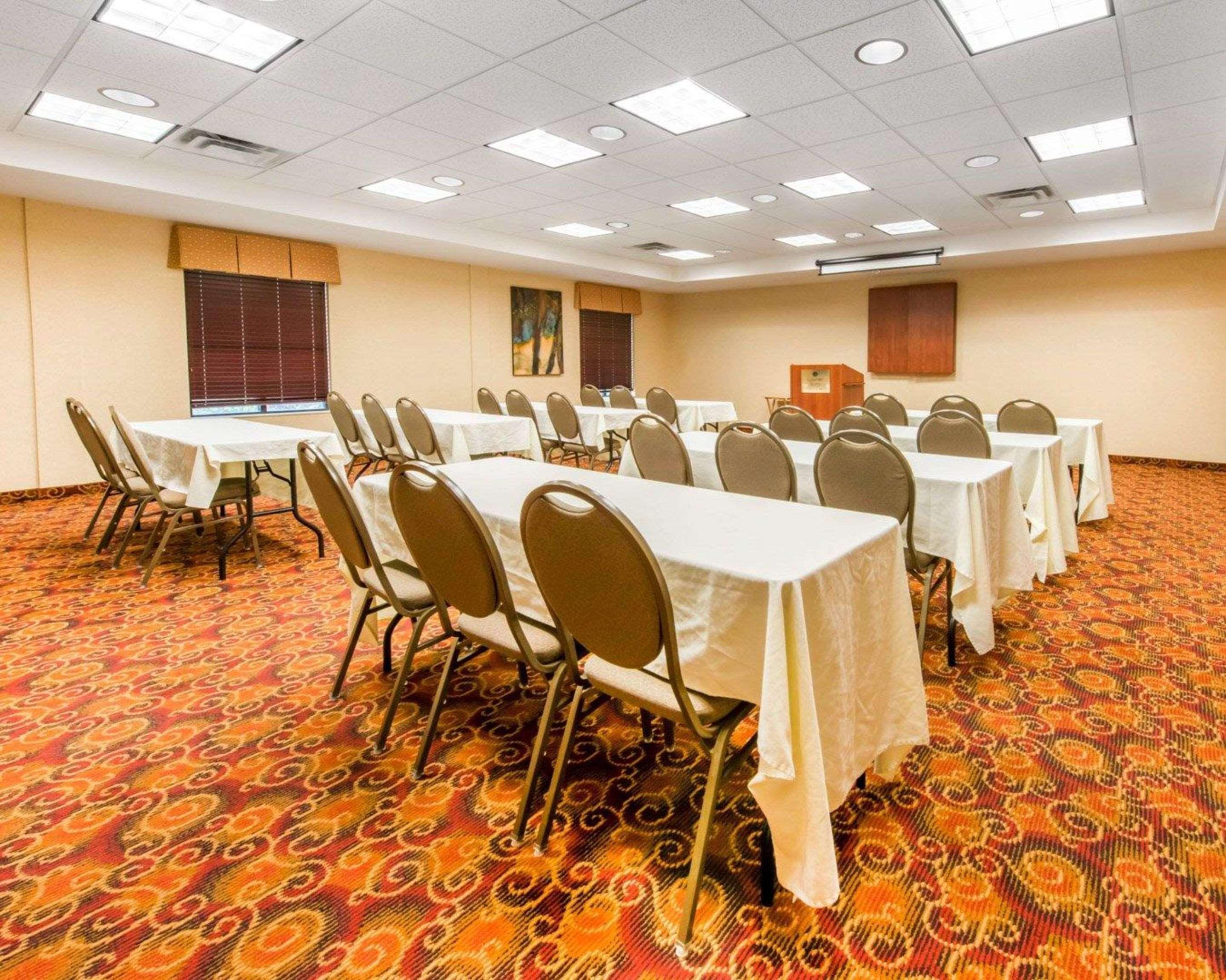Centro de Negocios Comfort Suites Altoona Area