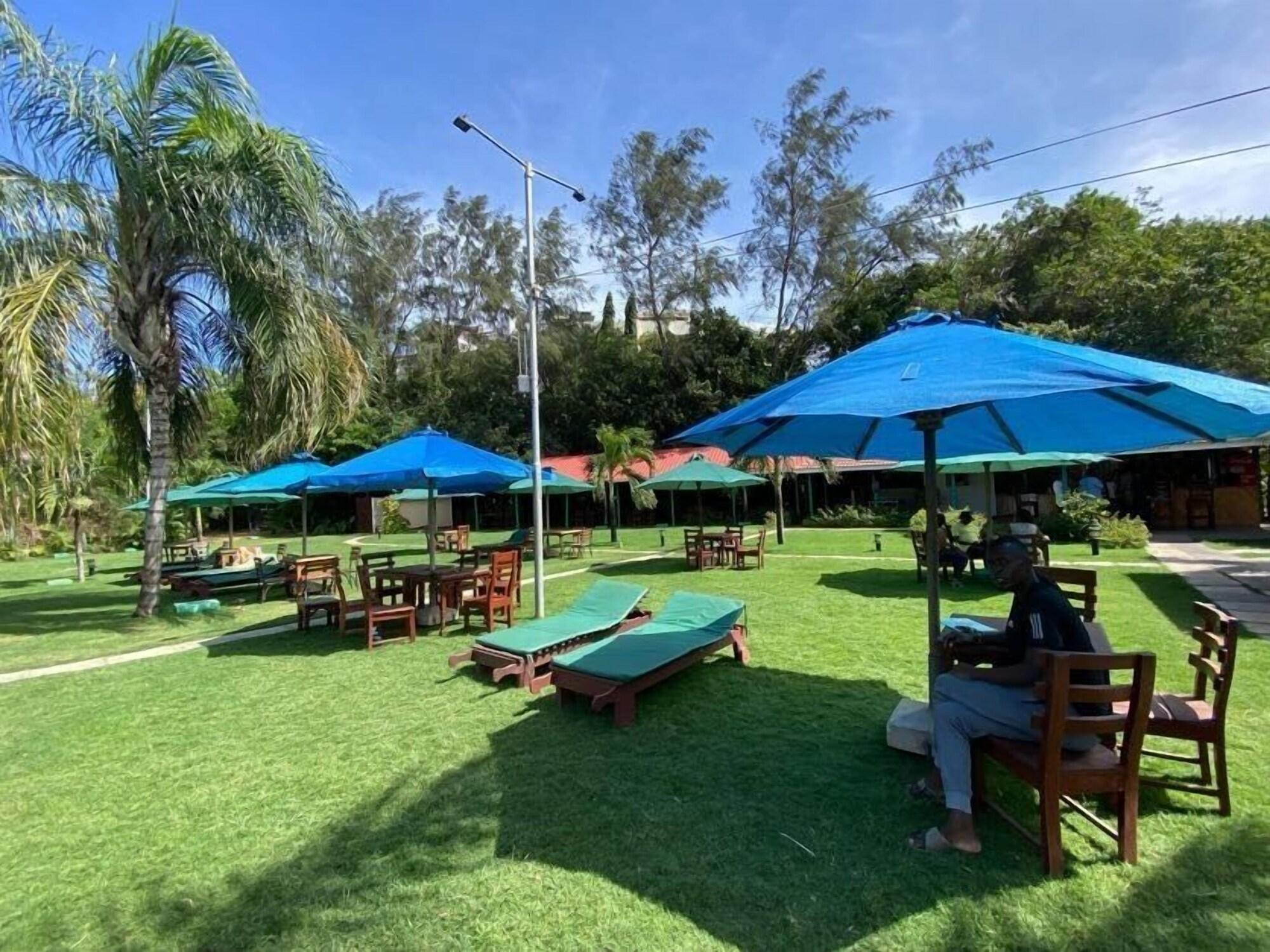 Bar/Salón Jaanst Paradise Homes