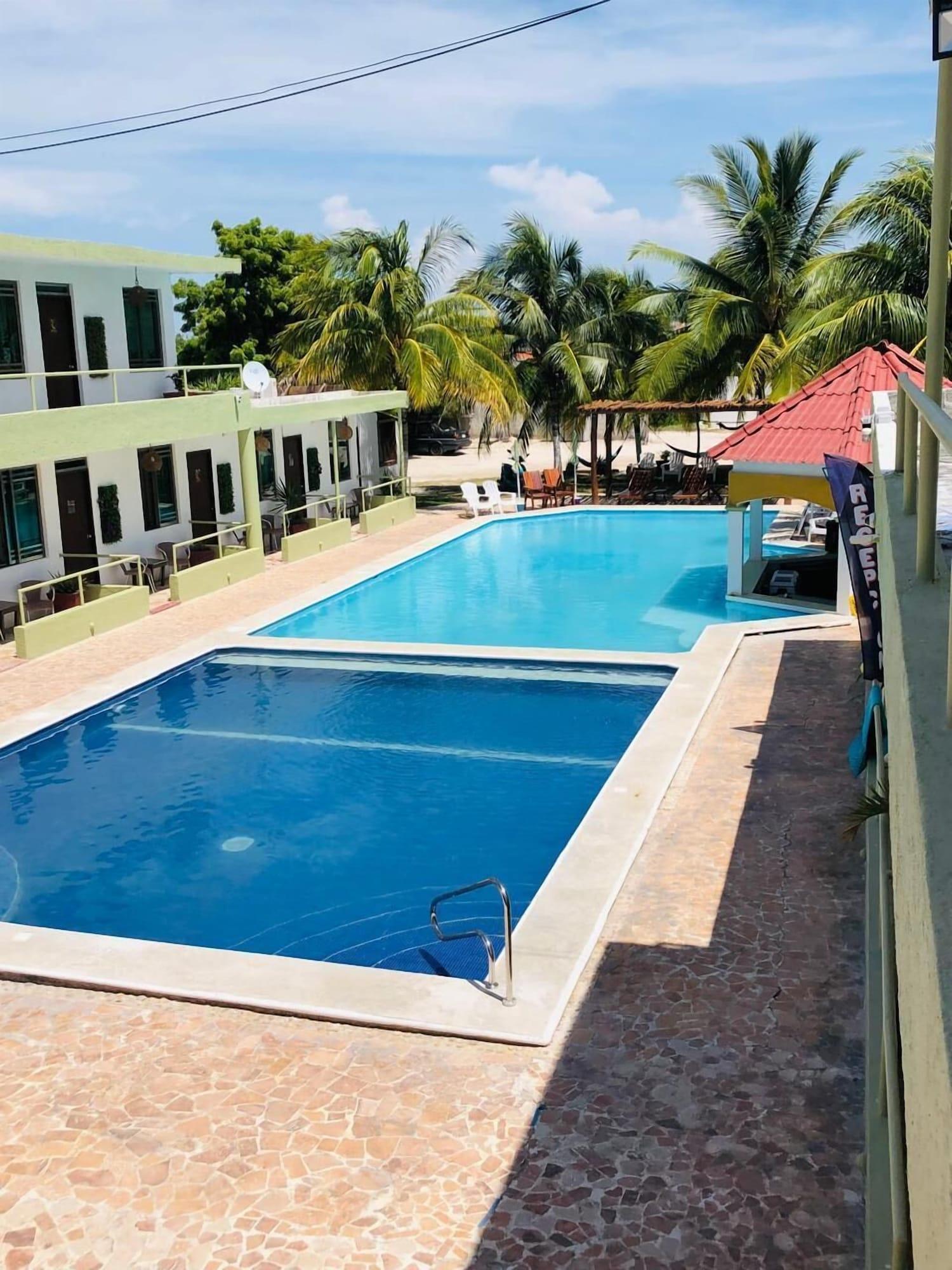 Varios Pelican Inn at Las Dunas Chelem Hotel