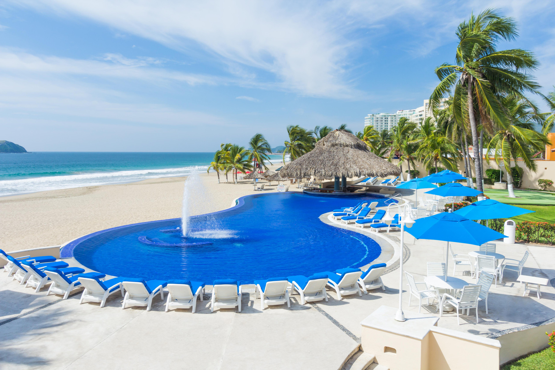 Vista da piscina Posada Real Ixtapa