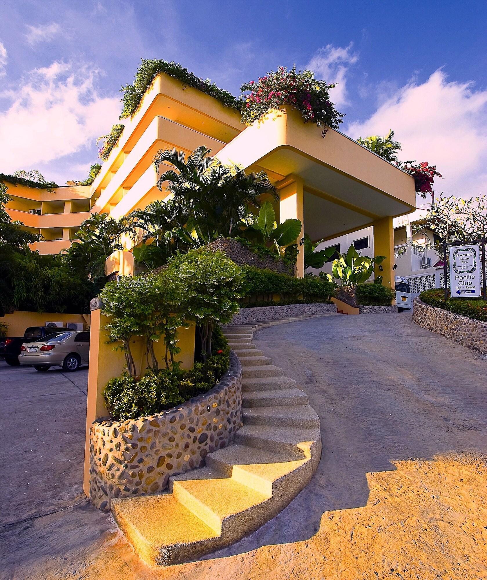 Vista Exterior Pacific Club Resort