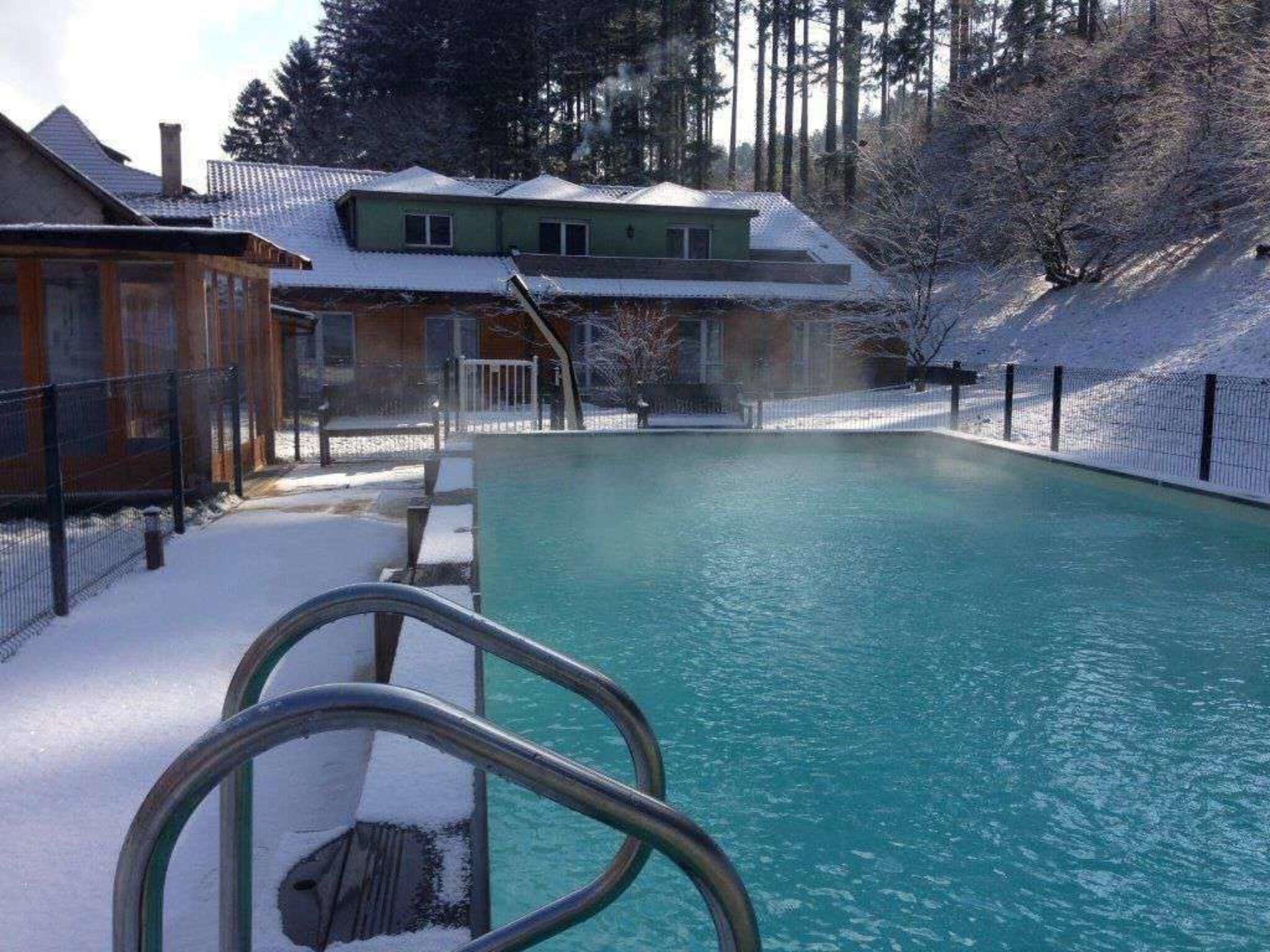 Vista Piscina Le Saint Barnabé Hôtel & SPA