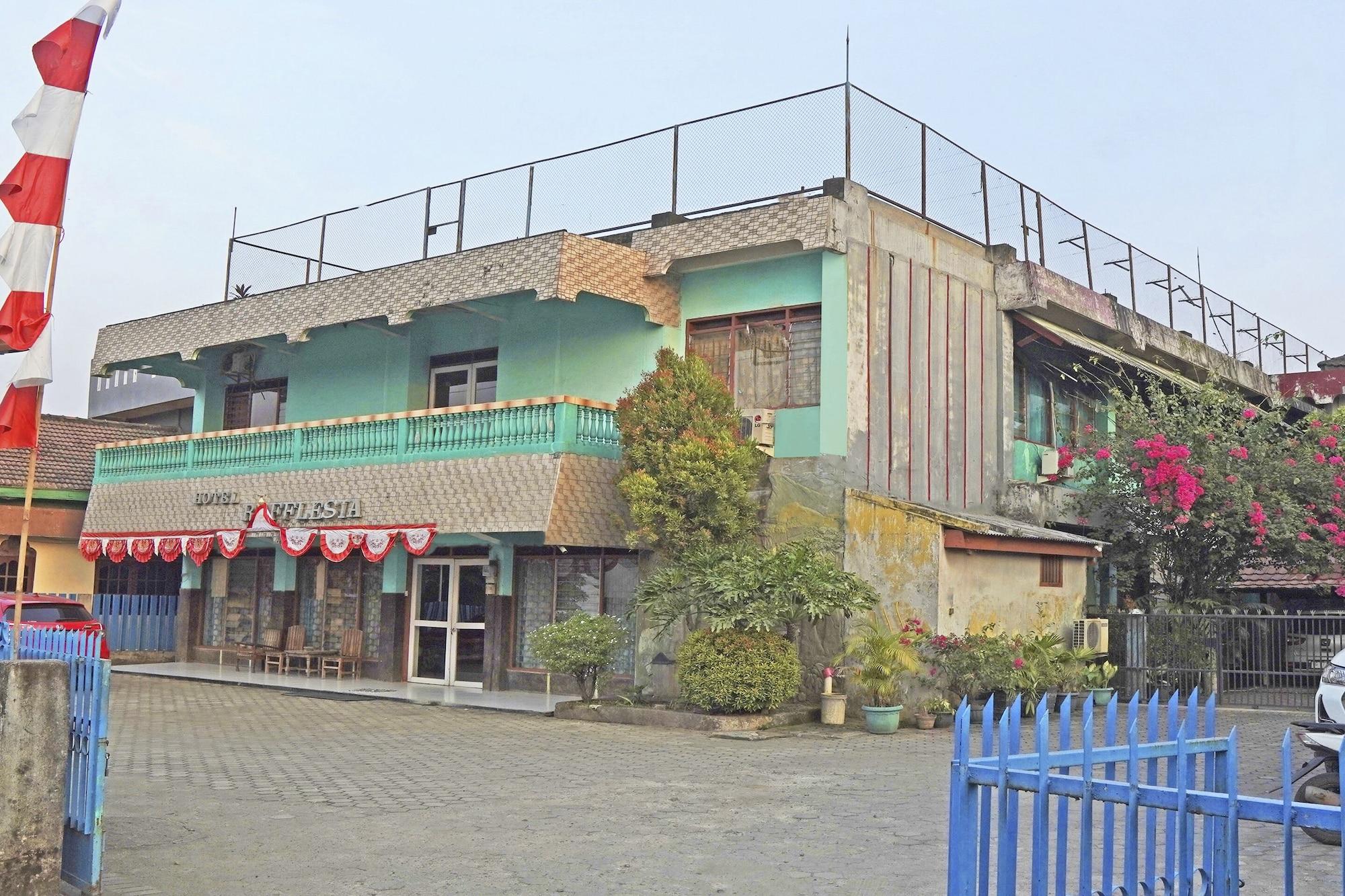 Vista Exterior Capital O 92958 Hotel Raflessia Syariah