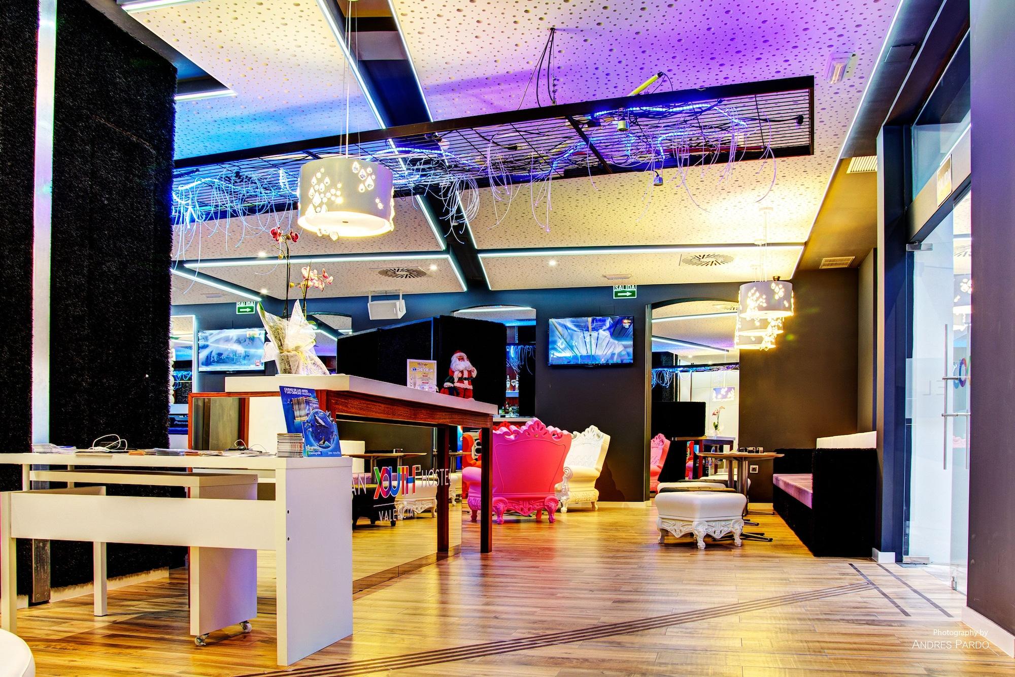 Varios Urban Youth Hostel