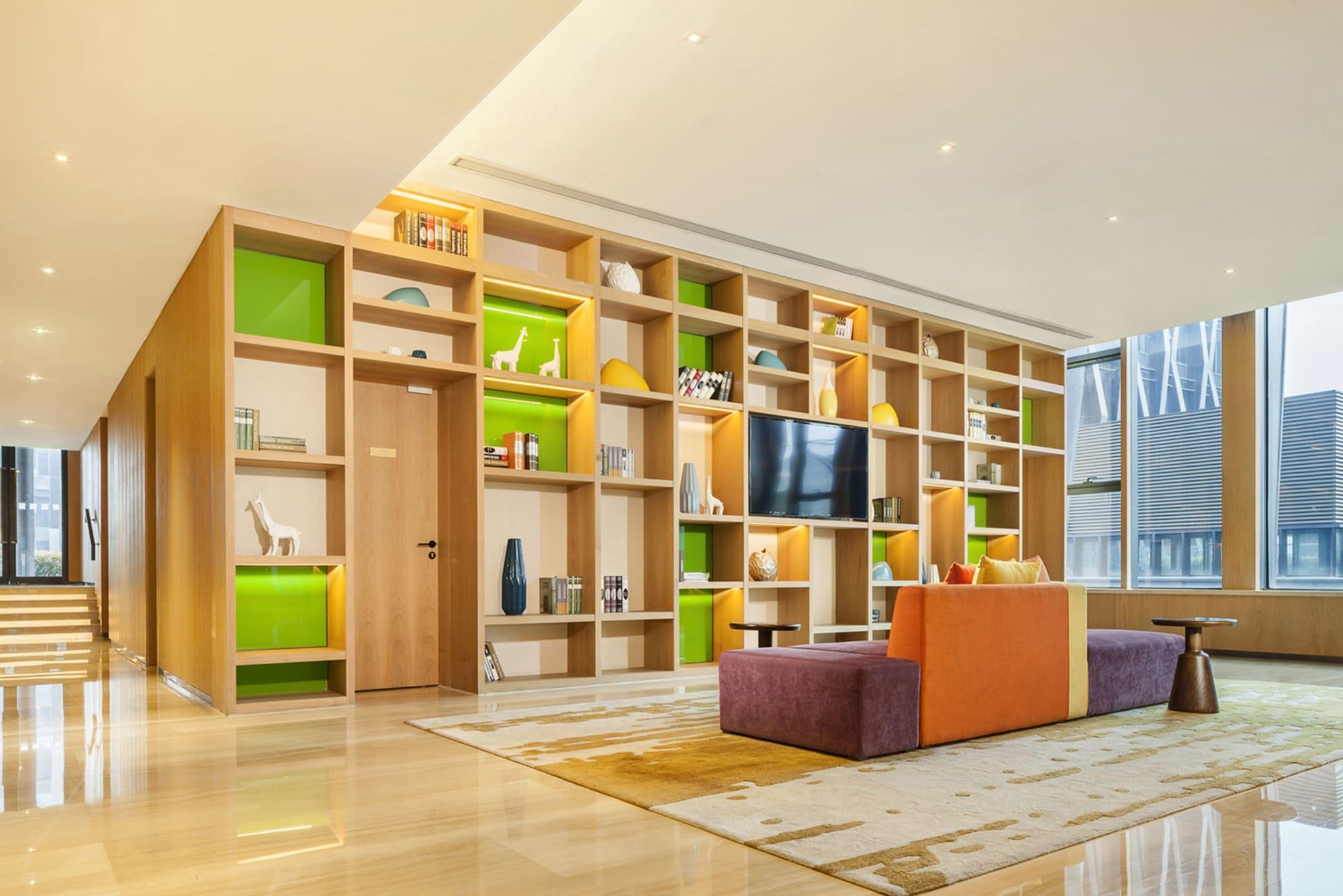 Vista Lobby Holiday Inn Nanjing Qinhuai South Suites by IHG