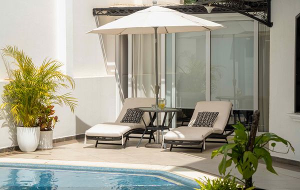 Casa Bonita Hotel & Luxury Residence