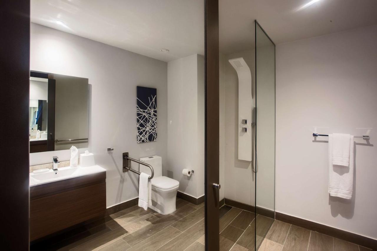 Baño Hotel Hampton By Hilton David